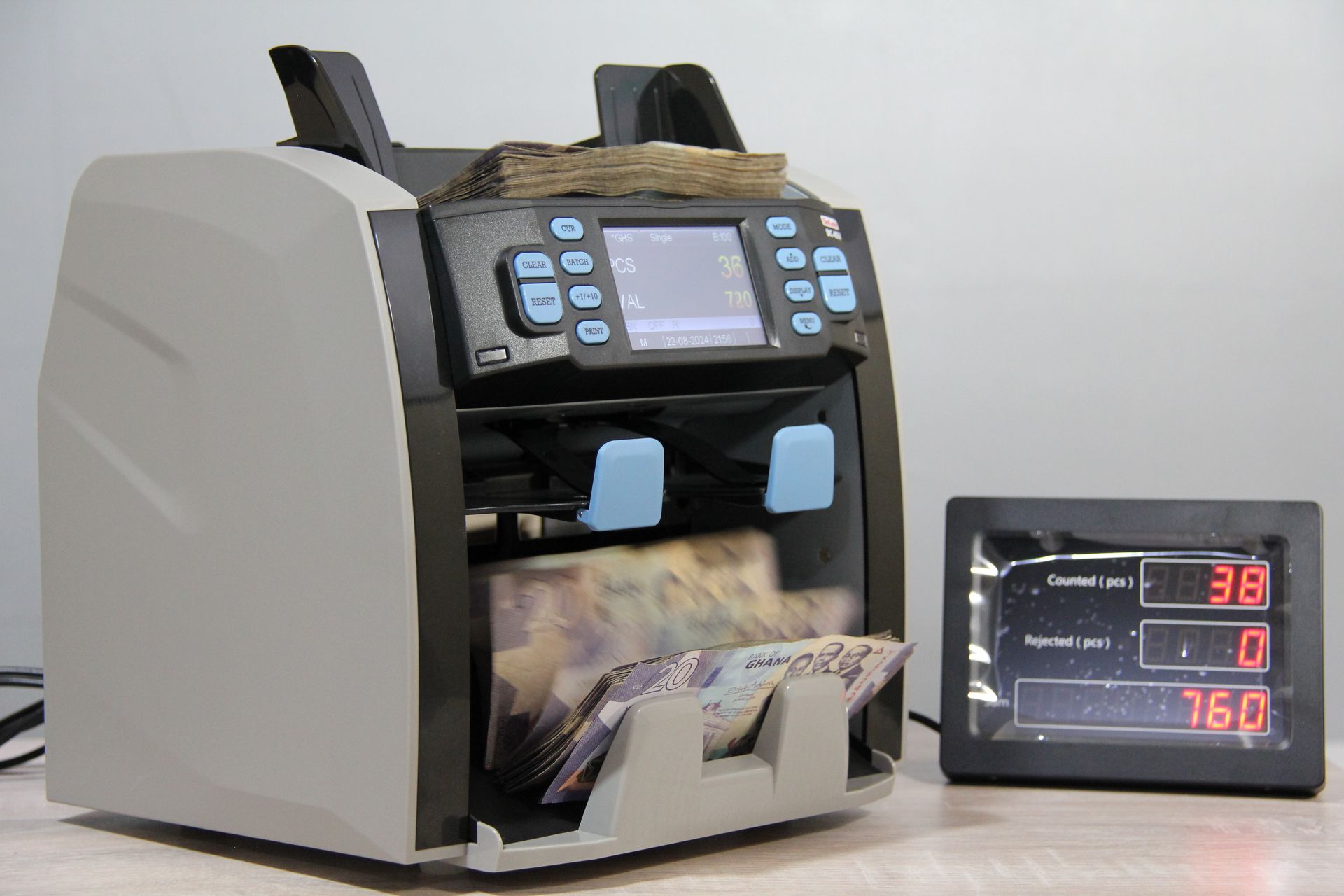 DoCash DC 45V 1,5pocket heavy duty money counting, sorting and authenticating machine